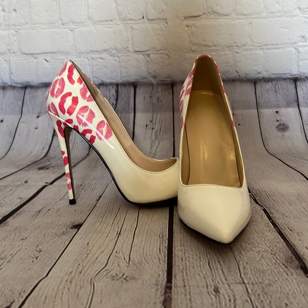💋 Pink lipstick kiss white heels 💋
